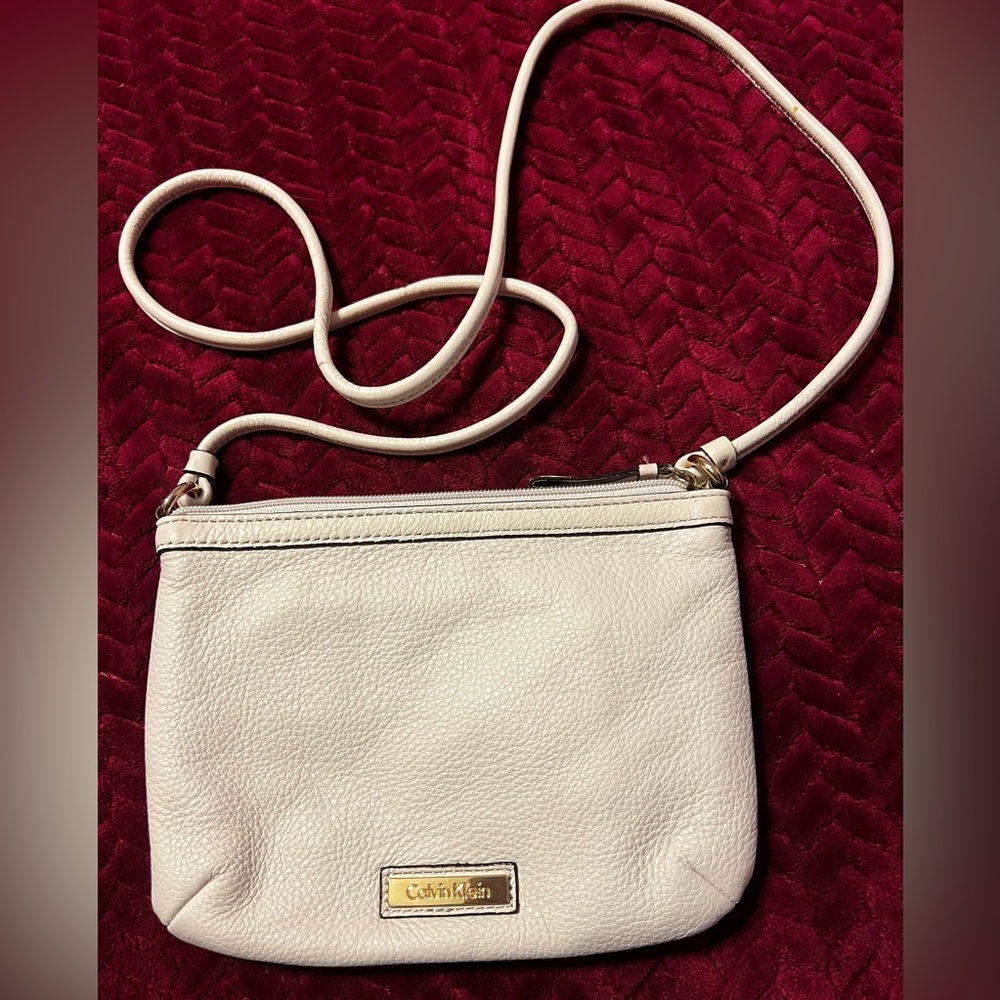GUC Calvin Klein Off-White Crossbody Bag